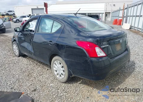 2016 Nissan Versa 1.6 S z USA, uszkodzony, nr VIN 3N1CN7AP8GL849909